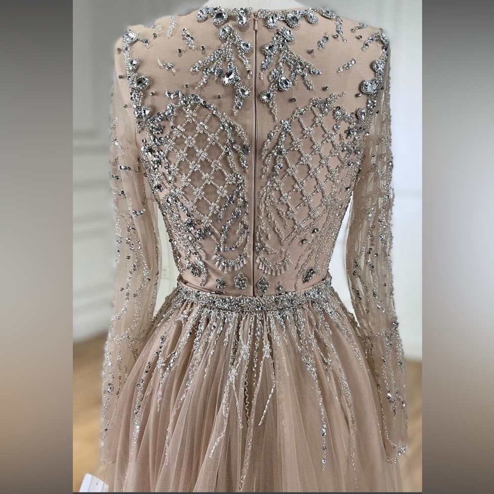 Lovely Dress View 5